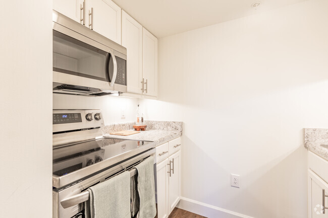 1BR, 1BA - The Heights at Gateway Park