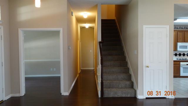 Foto del edificio - 8026 Palisades Dr