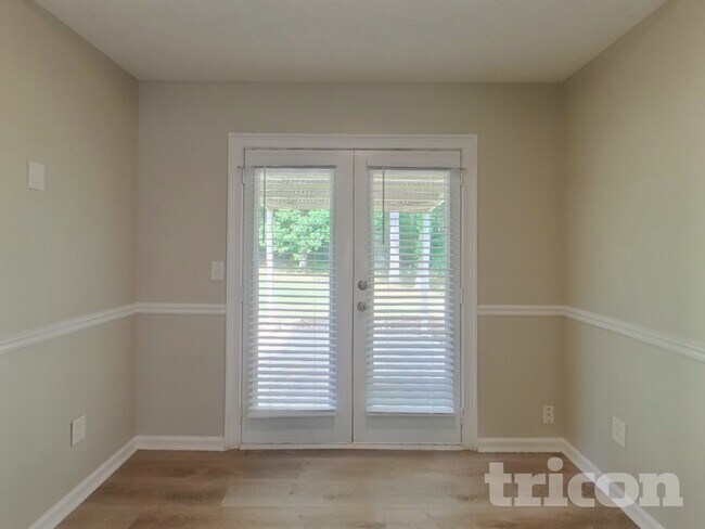 Foto del edificio - 170 Oak Hill Dr