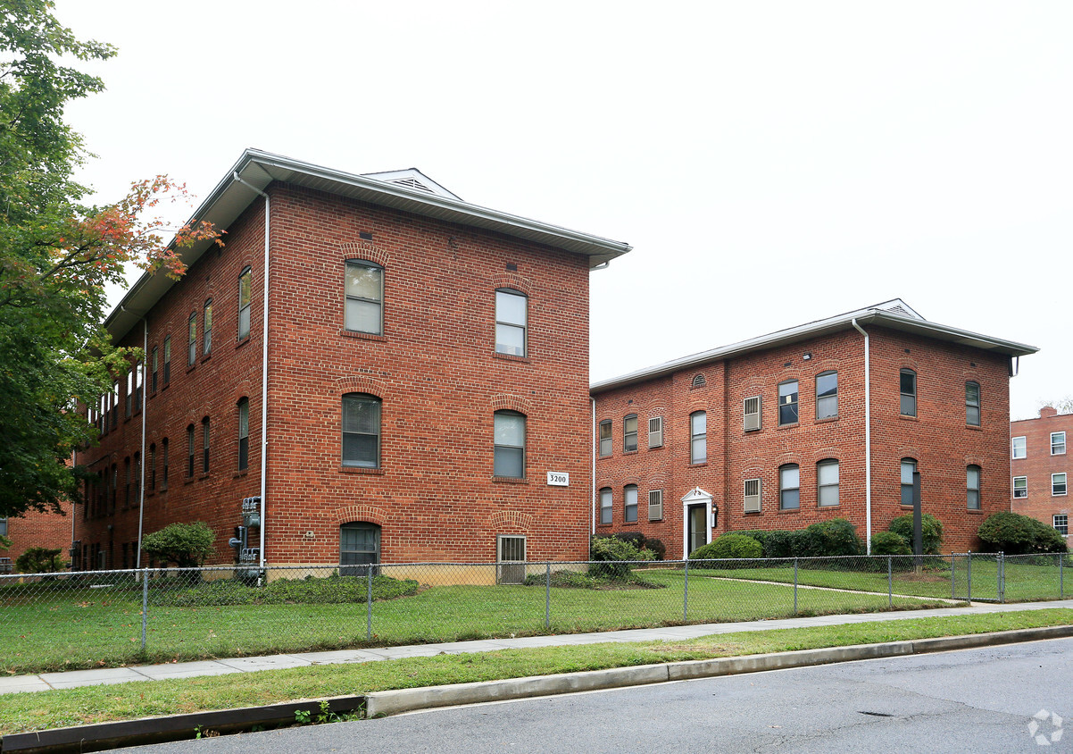 Primary Photo - Banneker West