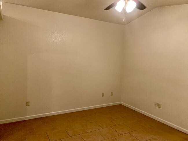 Foto del edificio - San Luis AZ Home with Large Fenced Lot - 4 Bedroom 2 Bath