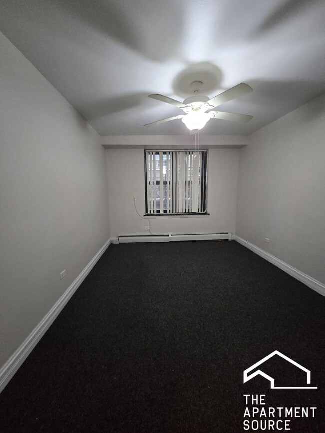 Foto del edificio - 7326 N Ridge Ave