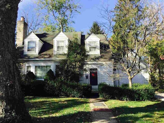 Foto del edificio - Beautiful 3 BR Home Near Bryan Park