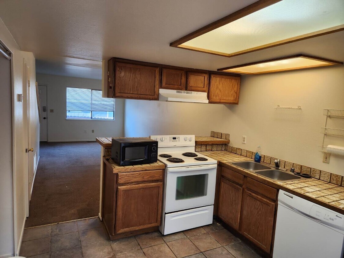 Primary Photo - 1225 N Sierra St