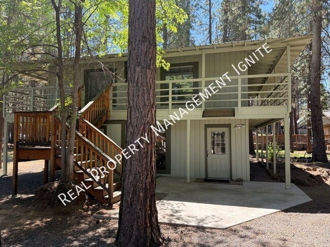 Foto del edificio - 18633 River Woods Dr