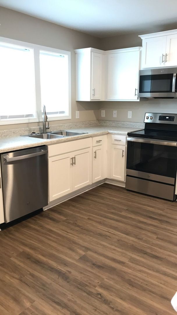 Foto del edificio - 124 Smallwood Rd