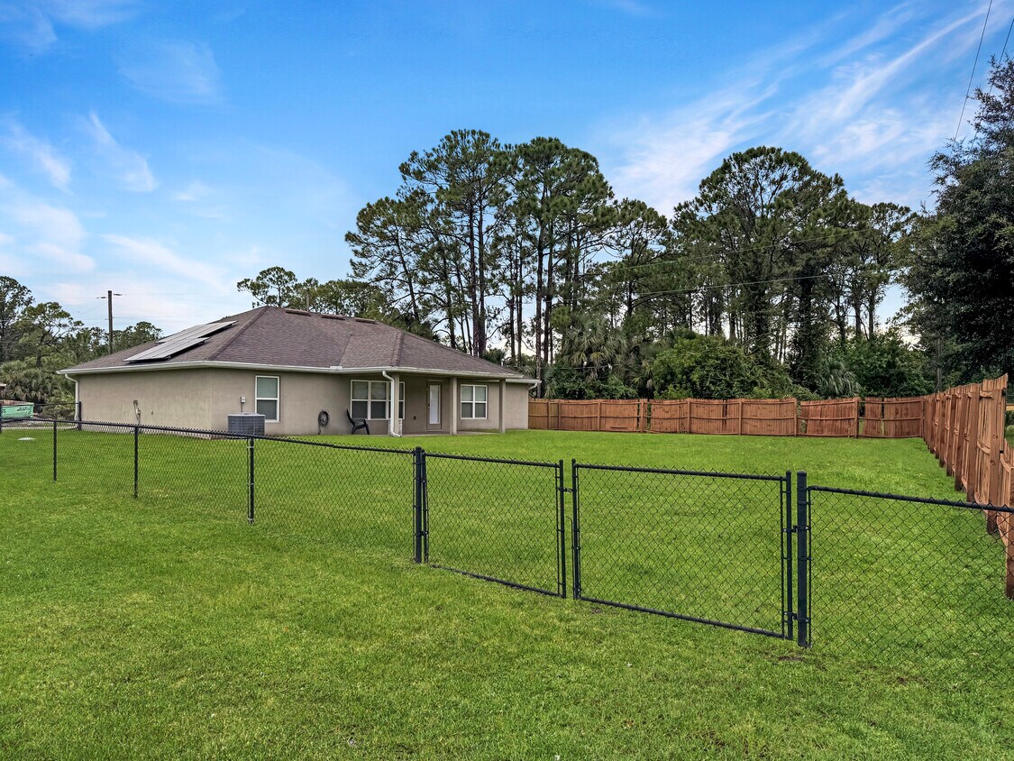 Foto principal - 239 Tucson Rd SW