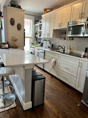 Building Photo - 4 Centre Pl