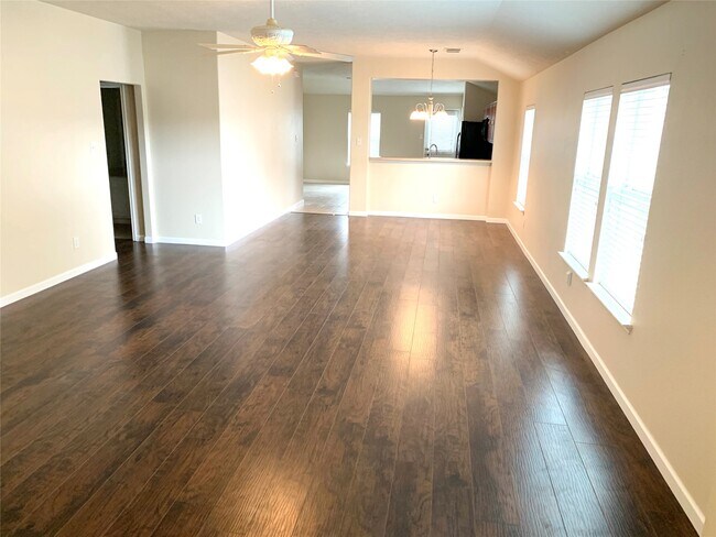 Foto del edificio - 20519 Lantern Springs Ln