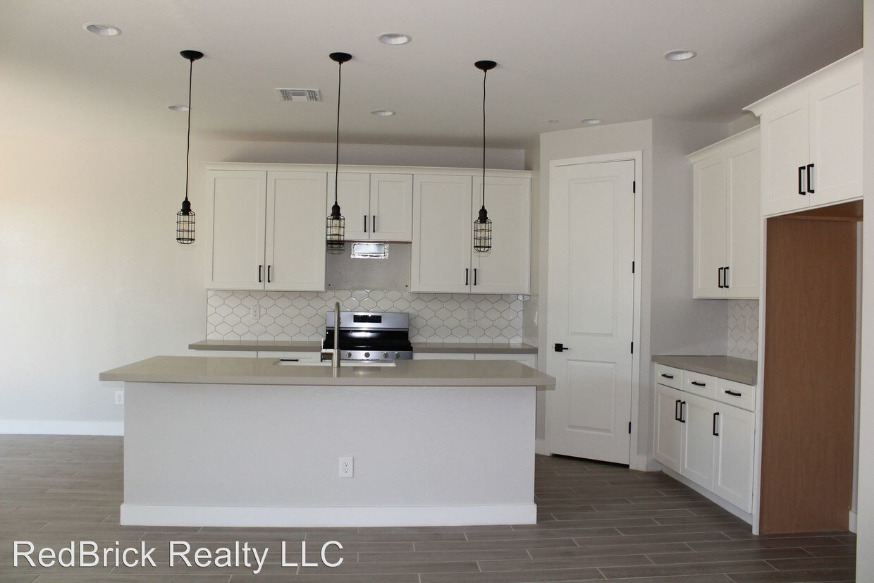 Primary Photo - 3 br, 2 bath House - 741 W Coconino Dr