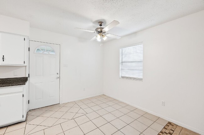 Building Photo - 202 N 41st St