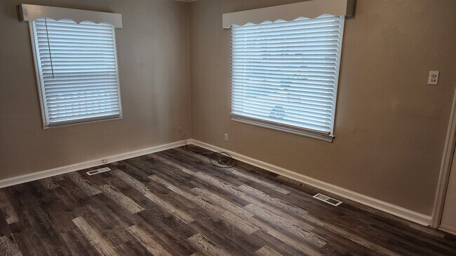 Foto del edificio - 1283 E Hudson Ave