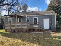 Building Photo - 119 S Sandusky Ave