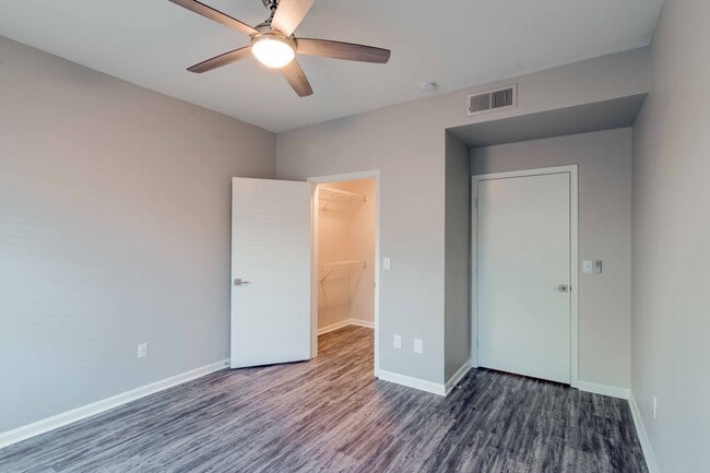 Building Photo - Wild Oak Apartments