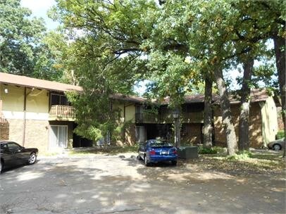 Building Photo - 2183 Vernon Dr
