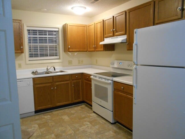 Building Photo - Hammock Ave