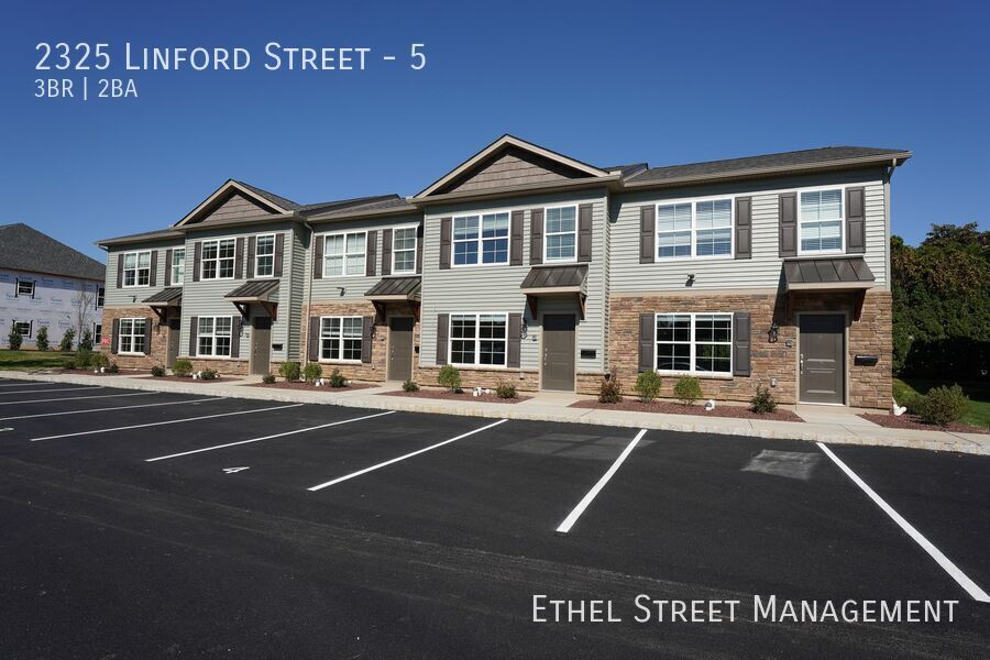 Foto principal - 2325 Linford St