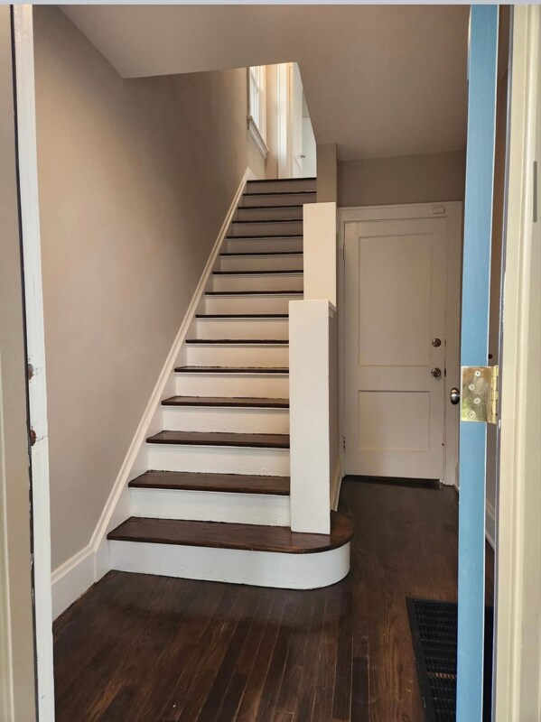 Foto del edificio - 6848 Buckingham Pl