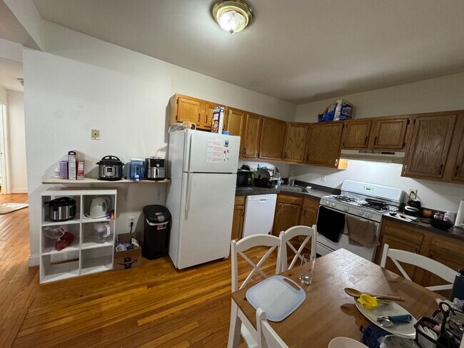 Building Photo - 23 Egremont Rd