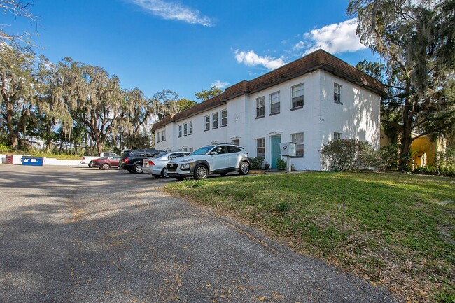 Building Photo - The Garden Apartments