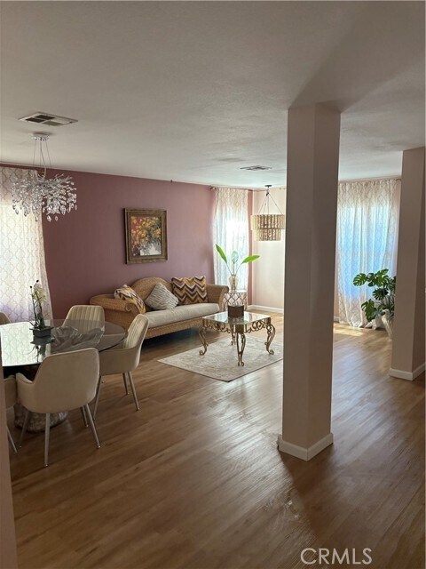 Foto del edificio - 17440 Calle Deamigos