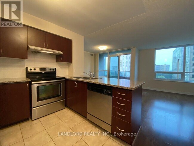 Building Photo - 208-208 Enfield Pl