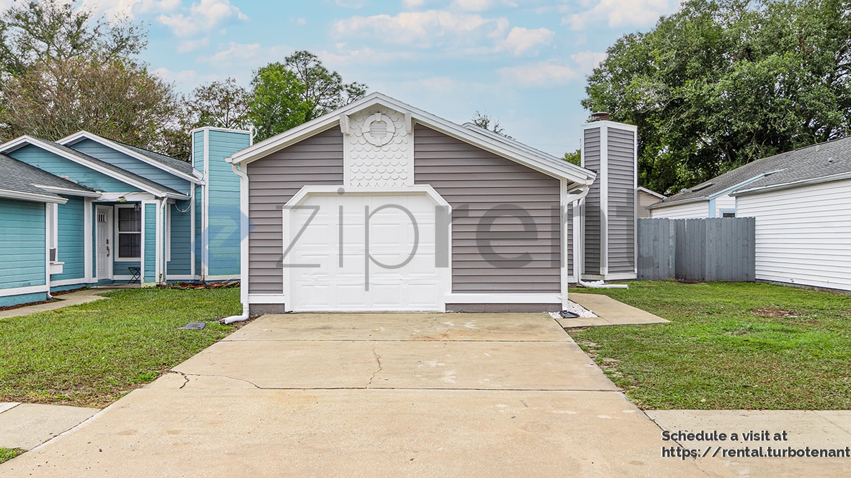 Primary Photo - 5412 Lewiston St