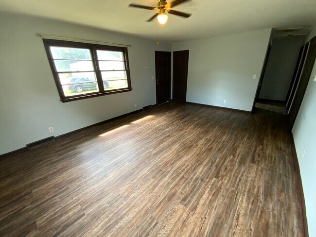 Building Photo - 312 Holmes Ave