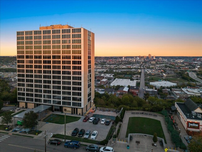 Foto del edificio - 810 Matson Pl