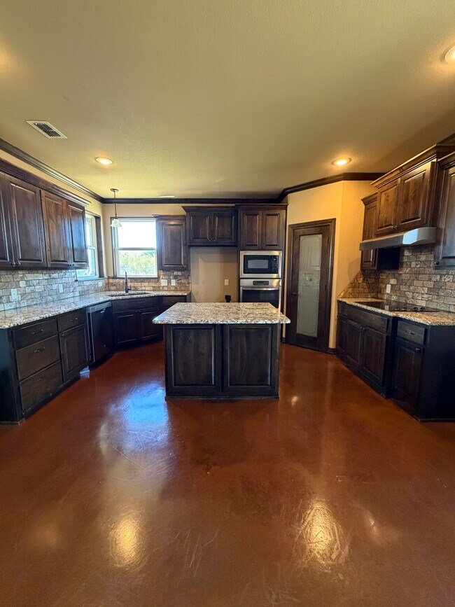 Foto del edificio - 182 Raymonds Wy