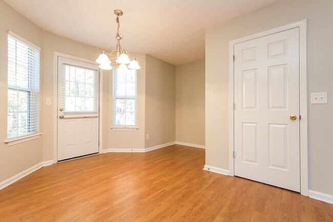 Foto del edificio - 126 Springbottom Dr SE