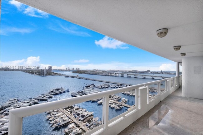 Foto del edificio - 1717 N Bayshore Dr