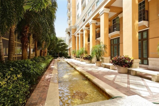 Building Photo - 750 N Tamiami Trl