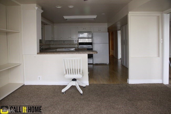 Building Photo - 3 br, 2 bath Duplex - 2263 Scenic Dr