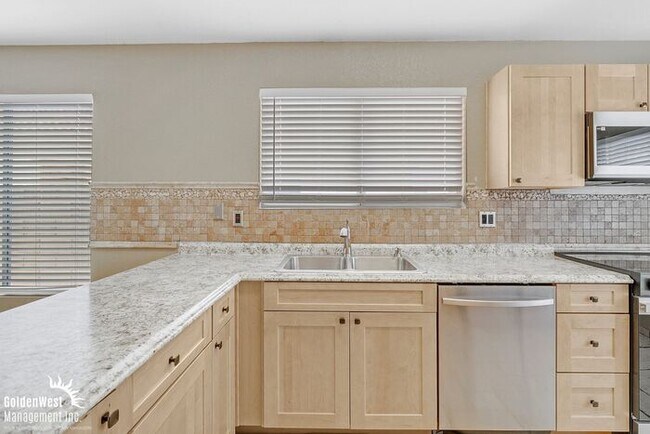 Building Photo - Charming 3 Bdm 2Ba Single-Story Home in Gl...