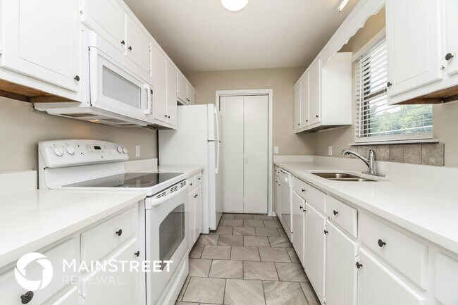 Foto del edificio - 632 Blake Moore Dr