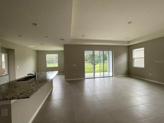 Foto del edificio - 4970 NW 39th Lp