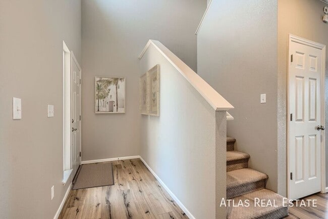 Building Photo - 4163 Meadowview Ct