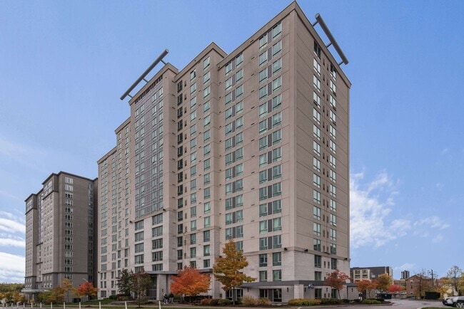Building Photo - King Street Towers - Student Living