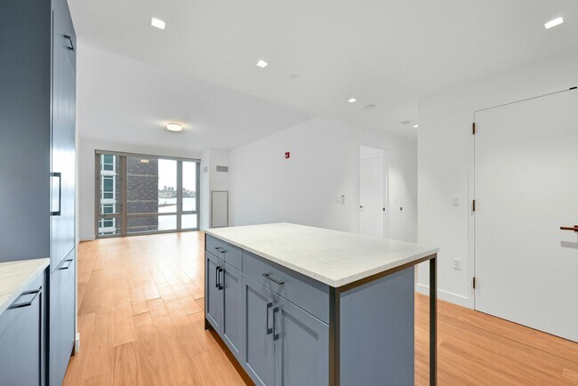 Foto del edificio - 2 Shore Ln
