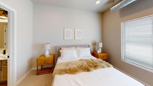 Interior Photo - 10Bedrock
