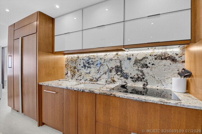 Building Photo - 4511 S Ocean Blvd