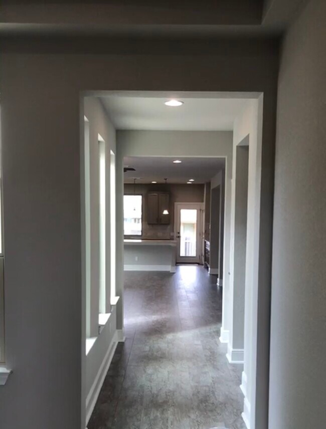 Building Photo - 224 Cherokee Rose Cir