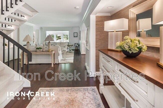 Foto del edificio - 515 Crowfields Ln