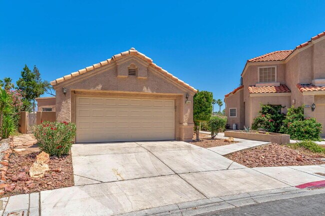 Foto del edificio - Single Story 3 bedroom and 2 bath home.