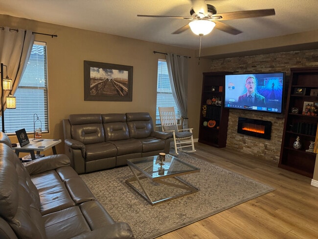 Building Photo - 6869 S Onyx Dr