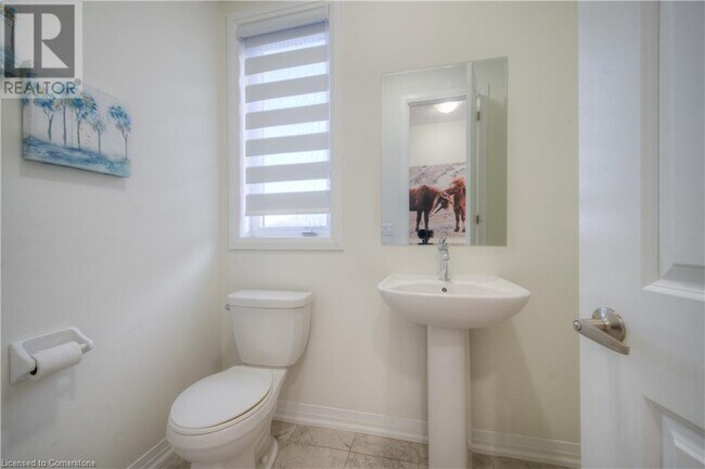Building Photo - 67 Crossmore Cres