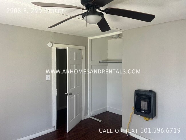 Building Photo - 2908 E 2nd St