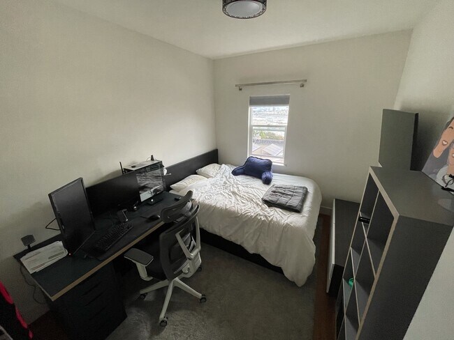 Foto del edificio - 637 Peralta Ave