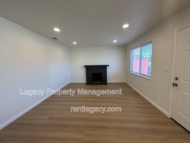 Foto del edificio - 1525 James St